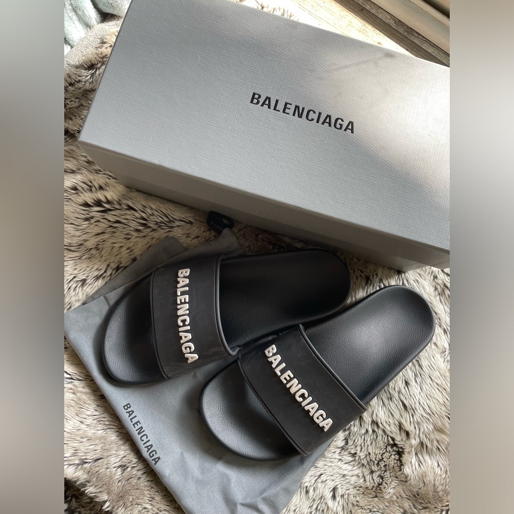 Balenciaga slides - size 8/38.
